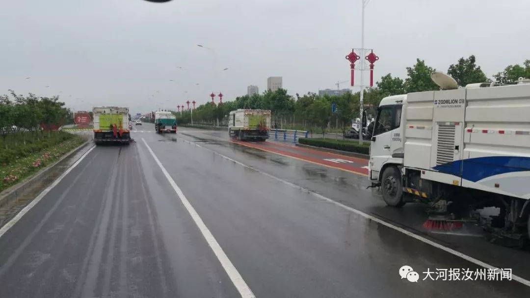 最新环卫车，自然美景的轻松探索之旅