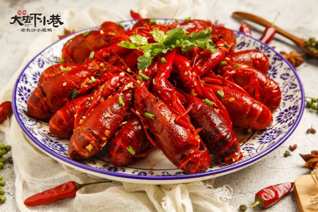 小龙虾最新价格揭秘，小巷美食店探秘之旅