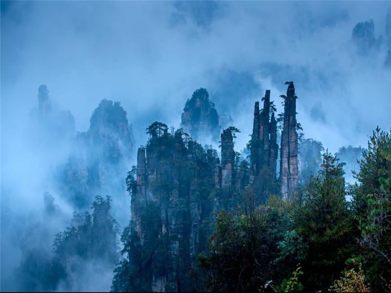 探索自然美景的轻松之旅，最新竖，寻找内心平和之地