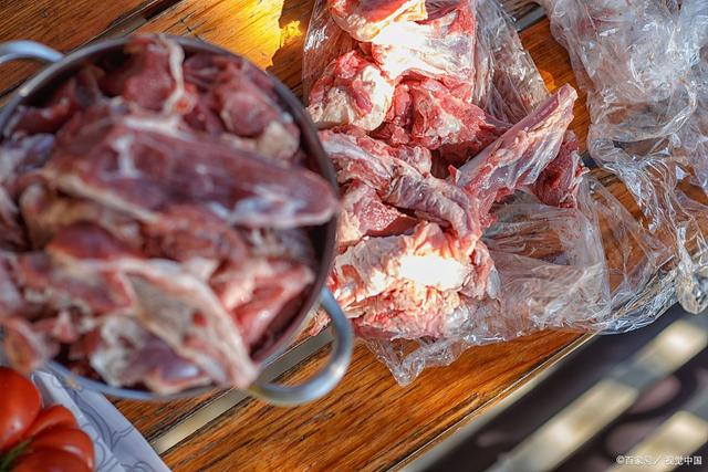 羊肉最新价格揭秘，小巷深处的羊肉盛宴盛宴开启